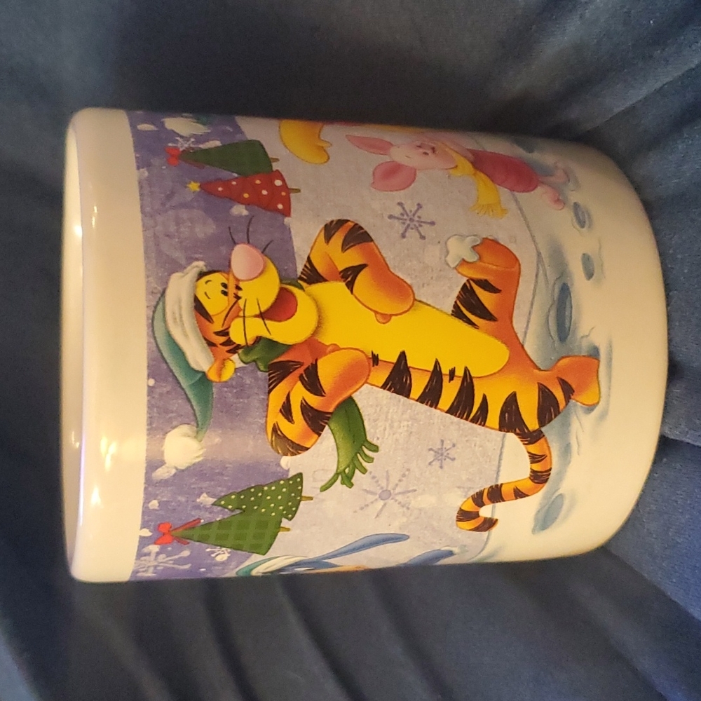 Disney Winnie the Pooh snow footprints mug #4325 rare - Picture 2 of 5